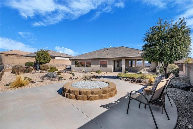 811 N CROWN KING AVE, Washington, UT 84780