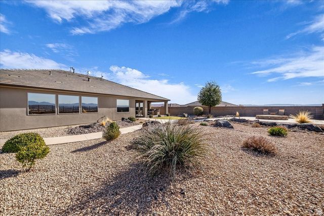 811 N CROWN KING AVE, Washington, UT 84780