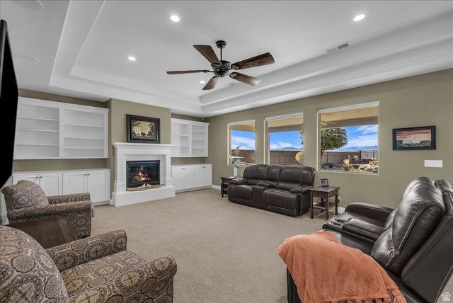 811 N CROWN KING AVE, Washington, UT 84780