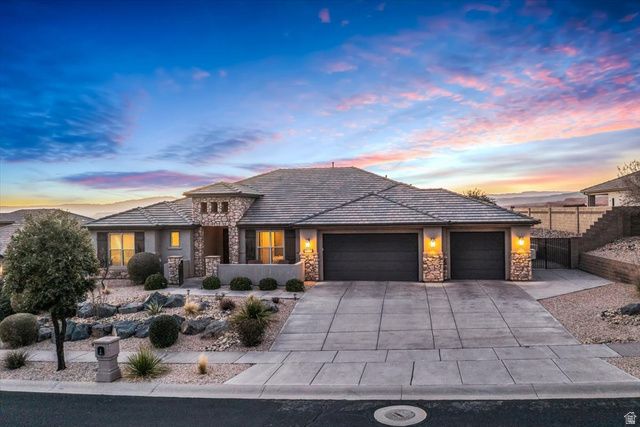 811 N CROWN KING AVE, Washington, UT 84780