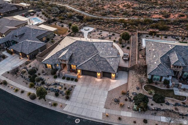 811 N CROWN KING AVE, Washington, UT 84780