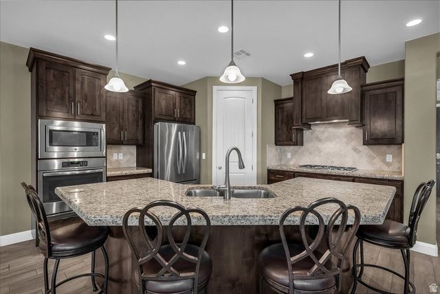 811 N CROWN KING AVE, Washington, UT 84780