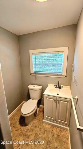 802 Forrest Avenue B, Cocoa, FL 32922