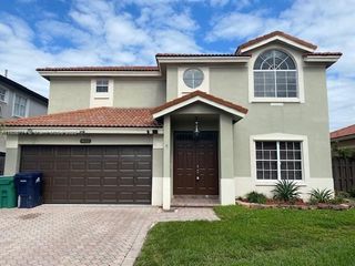 9101 SW 215th Ter, Cutler Bay, FL 33189