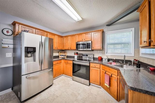 401 Winding Valley Drive, Rockmart, GA 30153