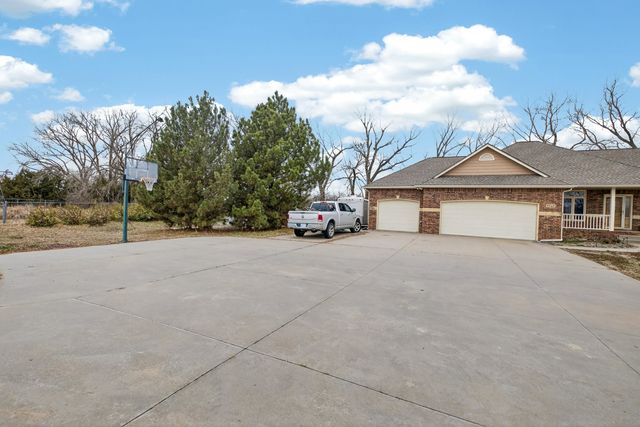 9969 N Meridian Ave, Valley Center, KS 67147