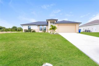 524 Lone Star LN, Lehigh Acres, FL 33974