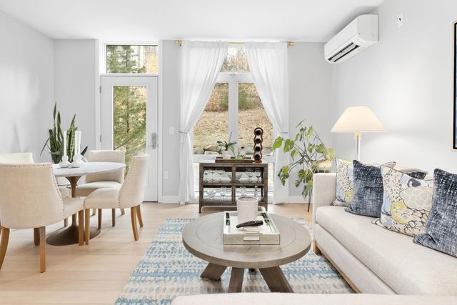 20 Morgan Dr Unit 24, Lebanon, NH 03766