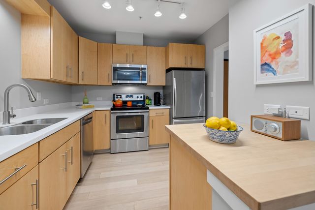 20 Morgan Dr Unit 24, Lebanon, NH 03766