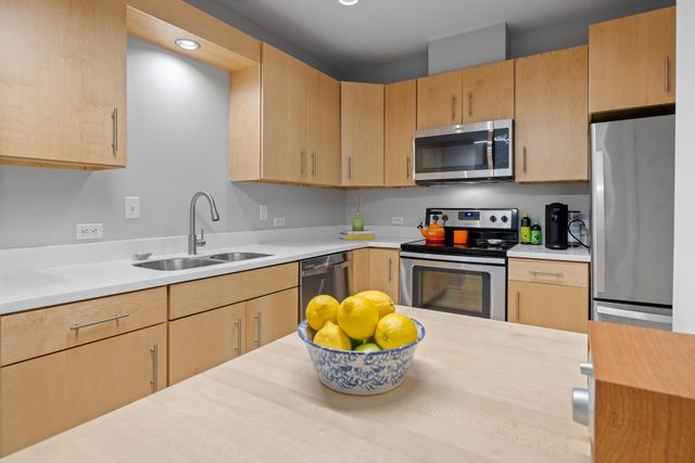 20 Morgan Dr Unit 24, Lebanon, NH 03766