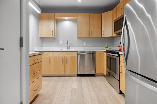 20 Morgan Dr Unit 24, Lebanon, NH 03766