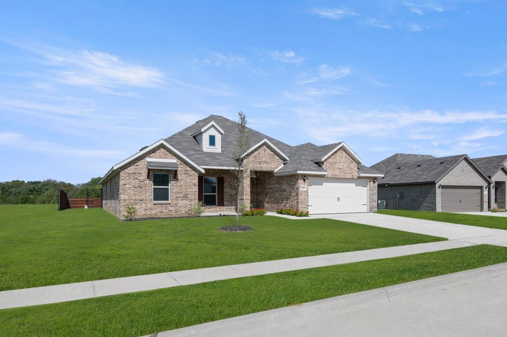 2605 River Bank Drive, Burleson, TX 76028 — photo 2