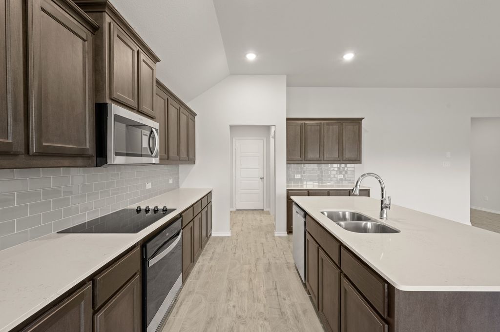 2605 River Bank Drive, Burleson, TX 76028 — photo 4