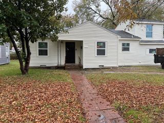 204 Graham Avenue, Bonham, TX 75418