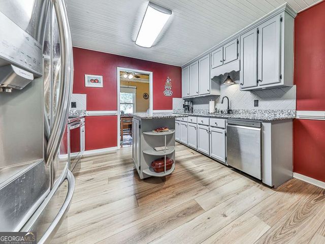 10 Southwood Drive NW, Adairsville, GA 30103