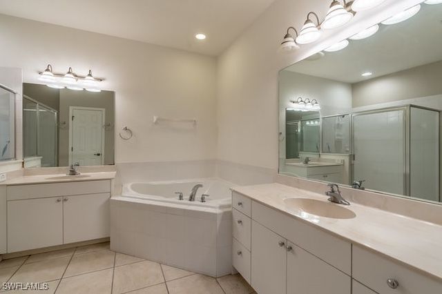 7844 Clemson ST 5-102, Naples, FL 34104