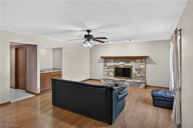 8307 Old Post Road, Olmsted Falls, OH 44138