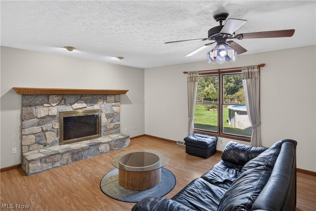 8307 Old Post Road, Olmsted Falls, OH 44138