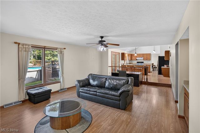 8307 Old Post Road, Olmsted Falls, OH 44138