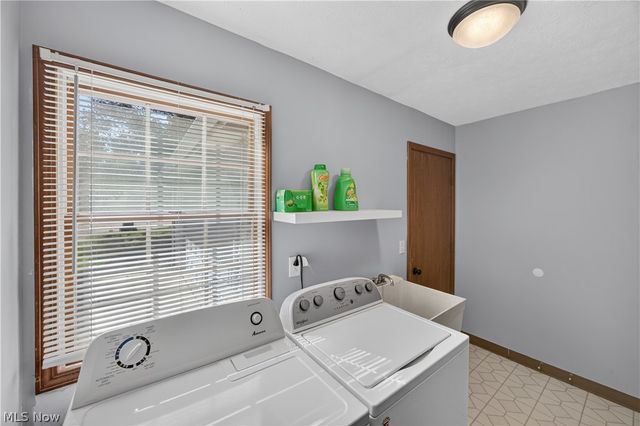 8307 Old Post Road, Olmsted Falls, OH 44138