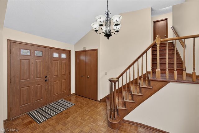 8307 Old Post Road, Olmsted Falls, OH 44138