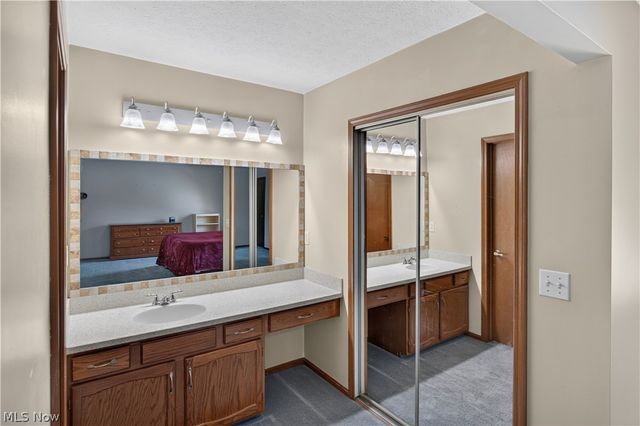 8307 Old Post Road, Olmsted Falls, OH 44138
