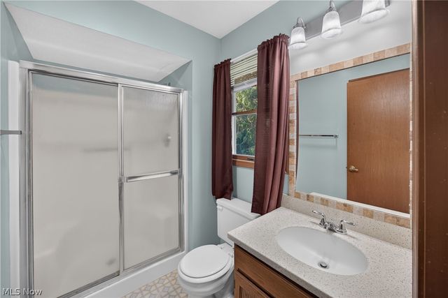 8307 Old Post Road, Olmsted Falls, OH 44138