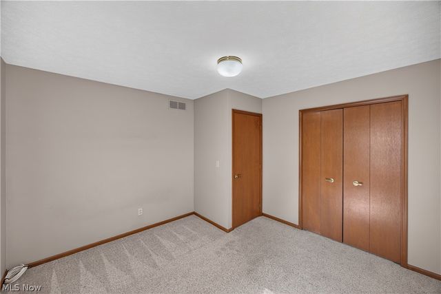 8307 Old Post Road, Olmsted Falls, OH 44138
