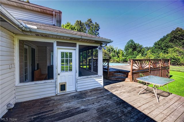 8307 Old Post Road, Olmsted Falls, OH 44138