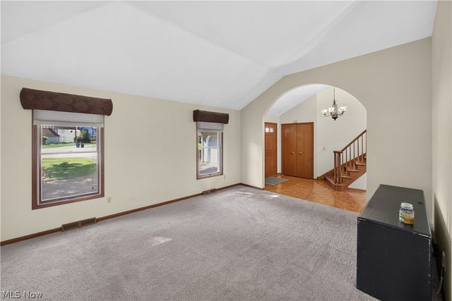 8307 Old Post Road, Olmsted Falls, OH 44138