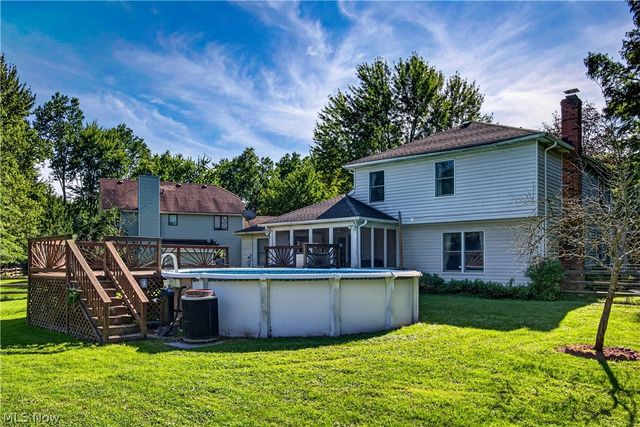 8307 Old Post Road, Olmsted Falls, OH 44138