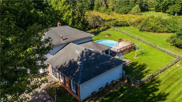 8307 Old Post Road, Olmsted Falls, OH 44138