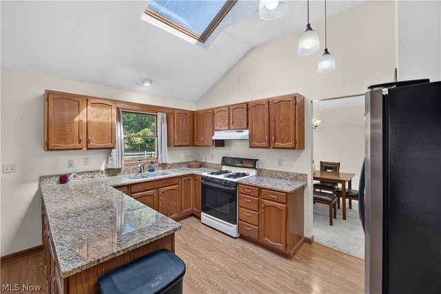 8307 Old Post Road, Olmsted Falls, OH 44138