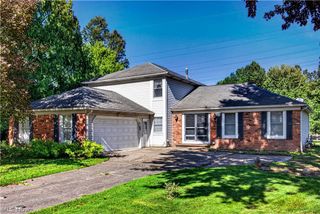8307 Old Post Road, Olmsted Falls, OH 44138