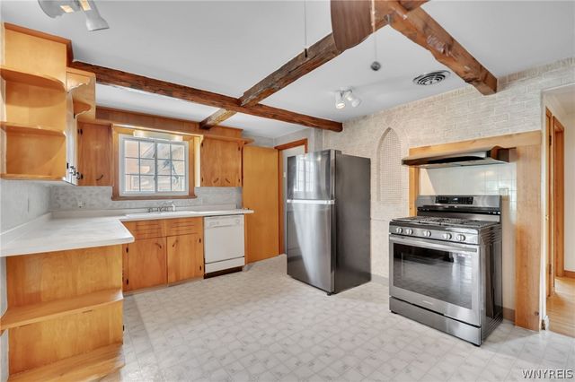 306 Lake Avenue, Lancaster, NY 14086