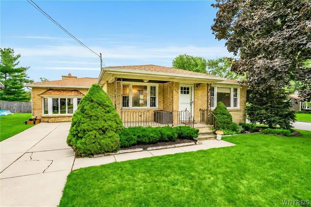 306 Lake Avenue, Lancaster, NY 14086