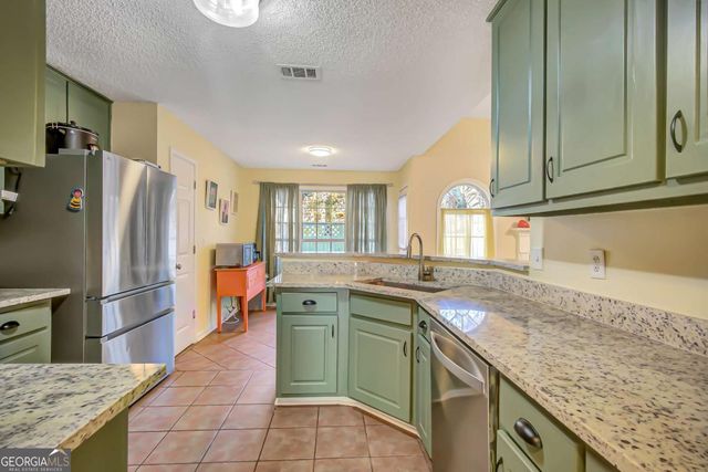 4013 E Point Court, Mcdonough, GA 30253