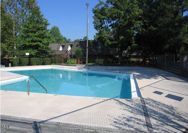 400 Summerwalk Circle, Chapel Hill, NC 27517