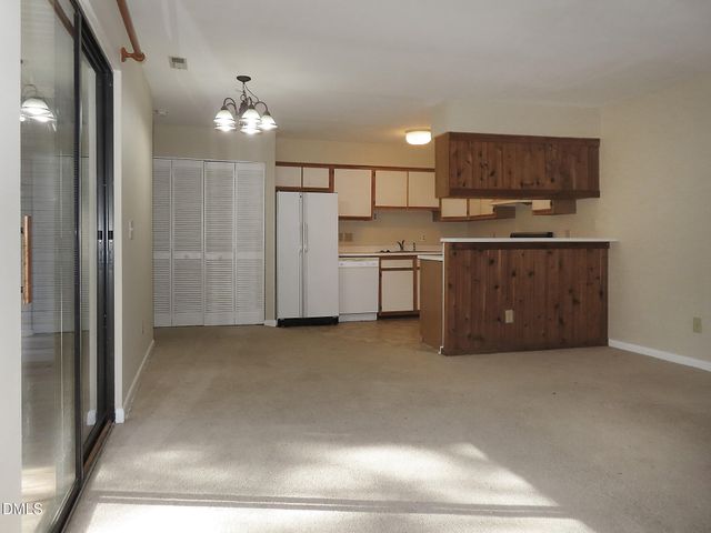 400 Summerwalk Circle, Chapel Hill, NC 27517