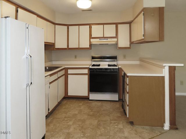 400 Summerwalk Circle, Chapel Hill, NC 27517