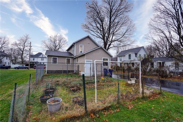 5 Lapham Street, Macedon, NY 14502