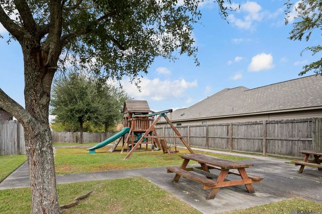 17239 Rue Le Norde, Prairieville, LA 70769