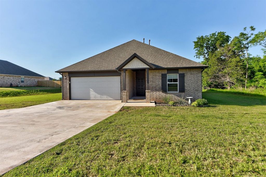 9749 Livingston Road, Edmond, OK 73025