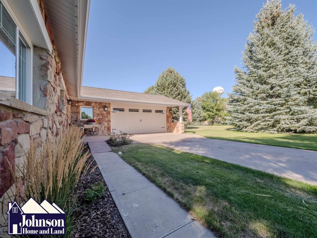 77 W Main St, Cowley, WY 82420 photo 3