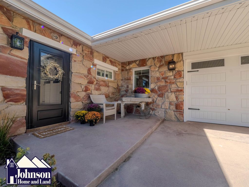 77 W Main St, Cowley, WY 82420 photo 4