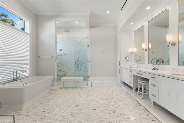 383 Cuddy CT, Naples, FL 34103