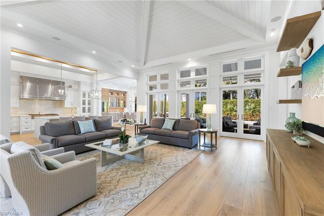 383 Cuddy CT, Naples, FL 34103