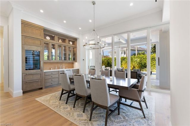 383 Cuddy CT, Naples, FL 34103