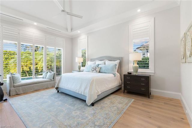 383 Cuddy CT, Naples, FL 34103