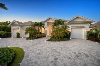 383 Cuddy CT, Naples, FL 34103